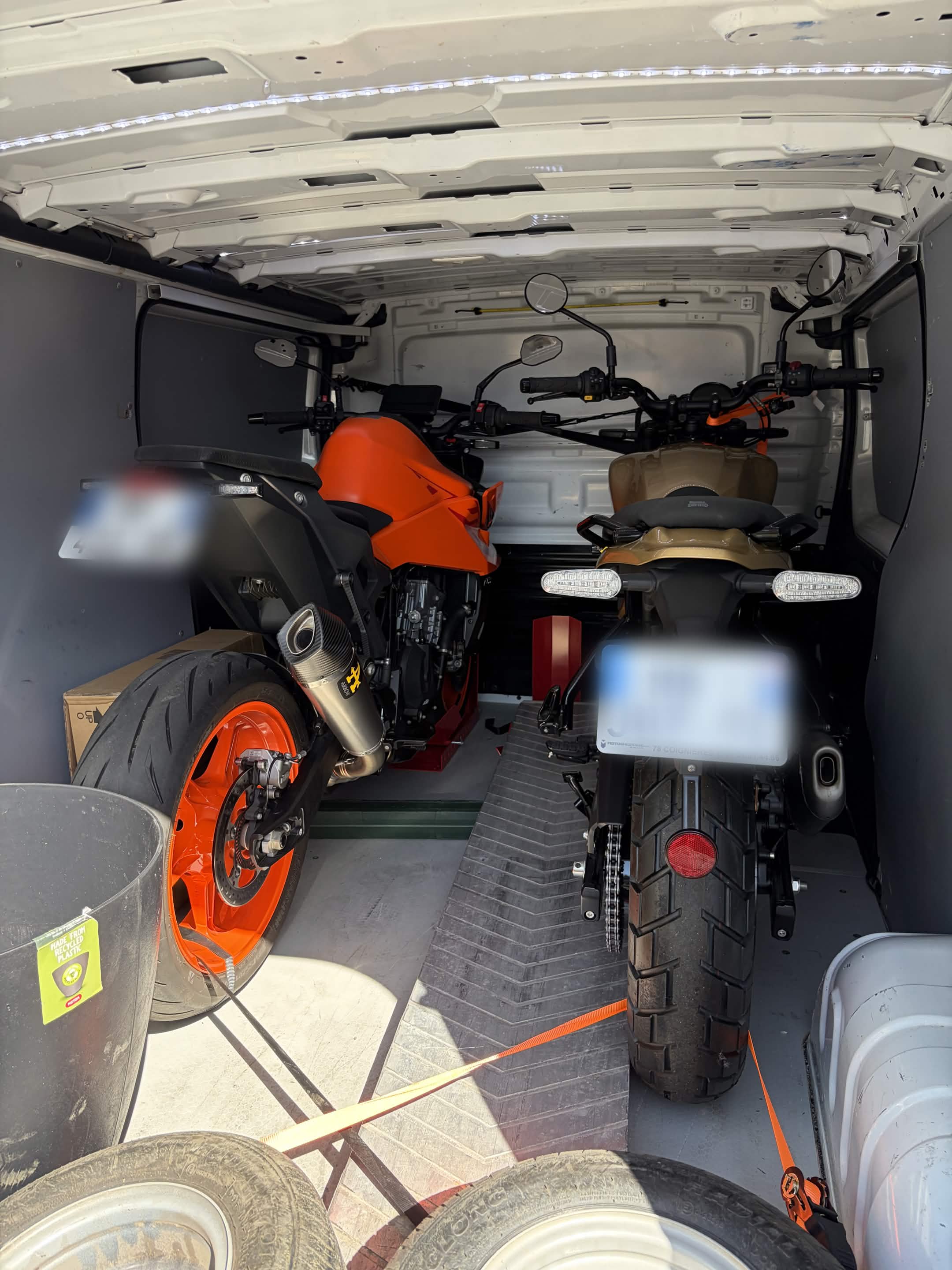 Visuel transport de véhicule 4